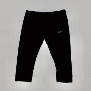 Black Nike Cropped Workout Legging